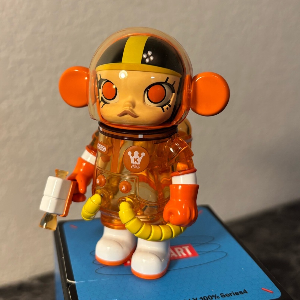 Space Molly 100% Series 04 - Confirmed Orange Juice